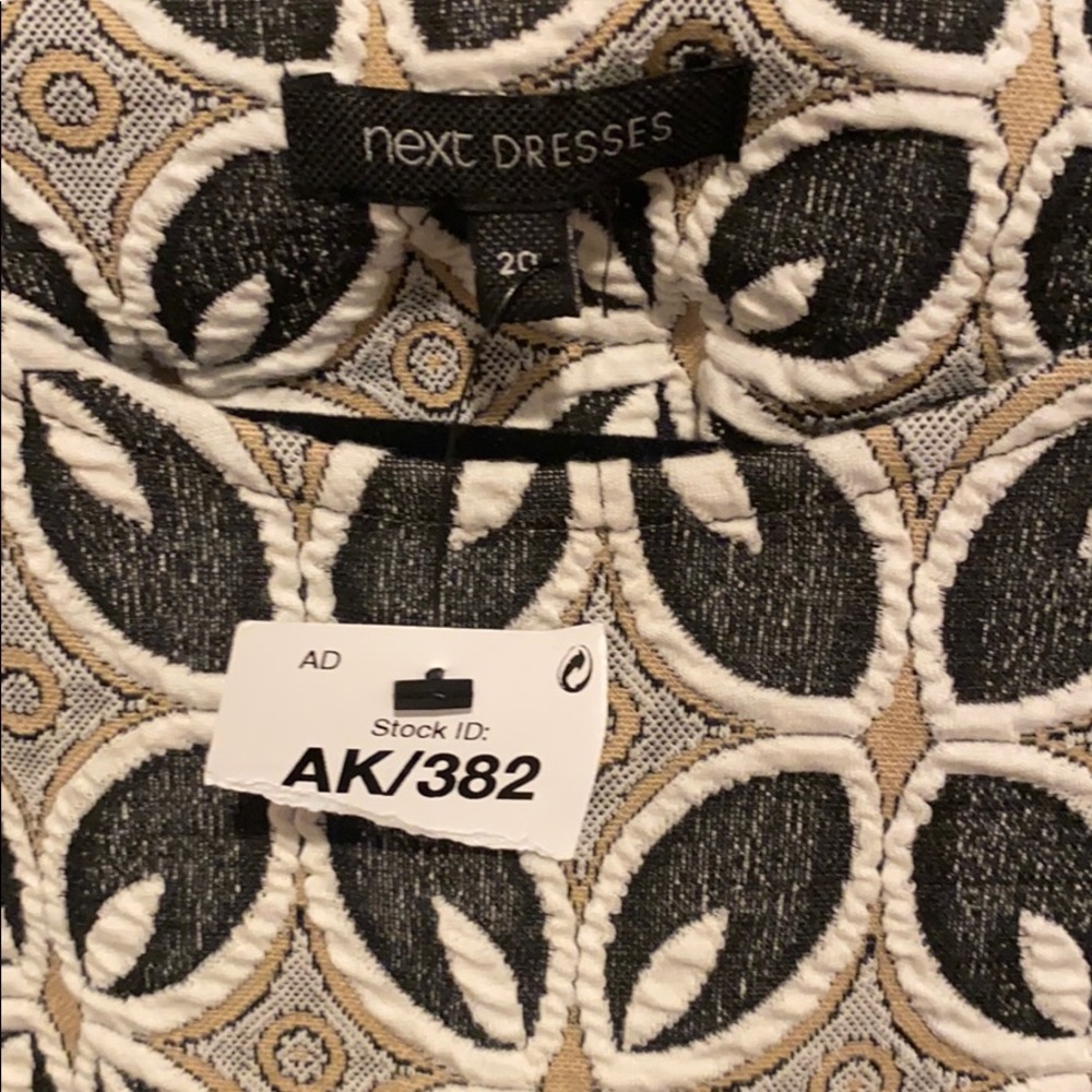 Next Dress - image 3